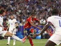 28圈体育- 梅西新赛季技艺秀让对手无奈让球迷至嗨 